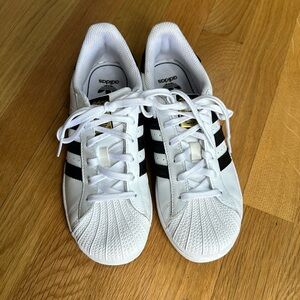 Adidas boy’s super star sneaker